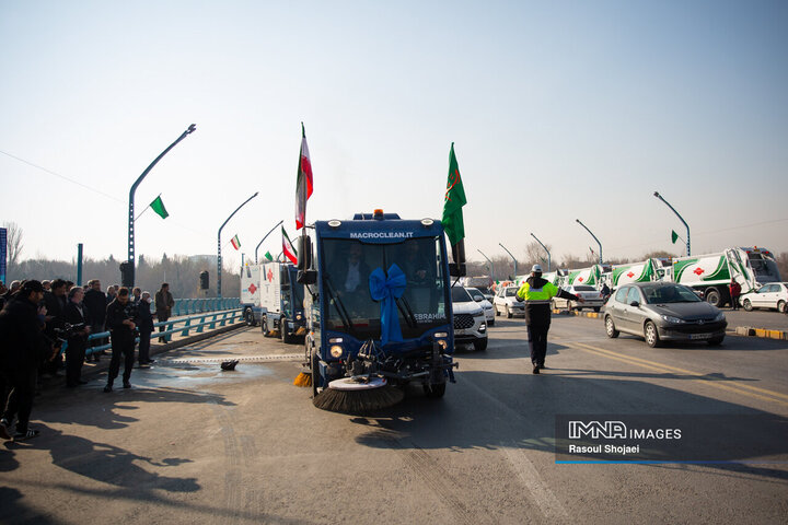 آیین رونمایی از ۴۰ دستگاه ماشین‌آلات جدید نظافت شهری اصفهان