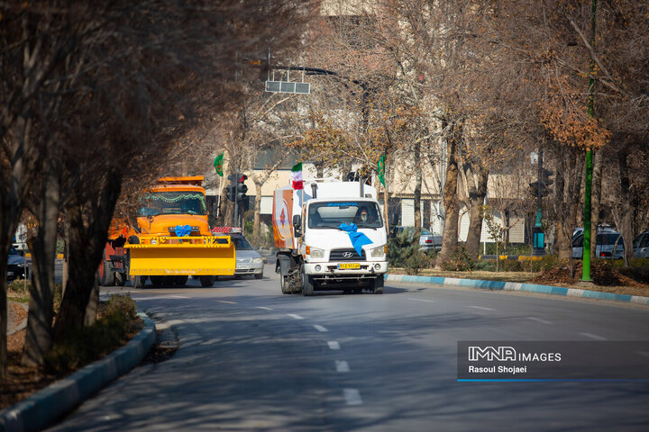 آیین رونمایی از ۴۰ دستگاه ماشین‌آلات جدید نظافت شهری اصفهان