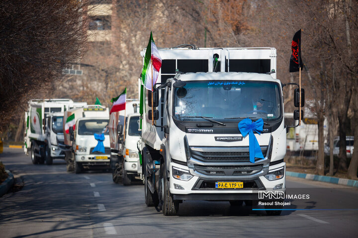 آیین رونمایی از ۴۰ دستگاه ماشین‌آلات جدید نظافت شهری اصفهان