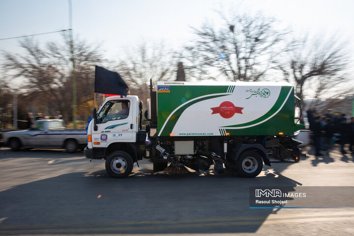 آیین رونمایی از ۴۰ دستگاه ماشین‌آلات جدید نظافت شهری اصفهان