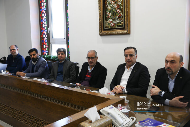 جلسه بررسی پیشرفت و توسعه پروژه های GNAF و داشبورد سامانه جامع منابع انسانی شهرداری اصفهان