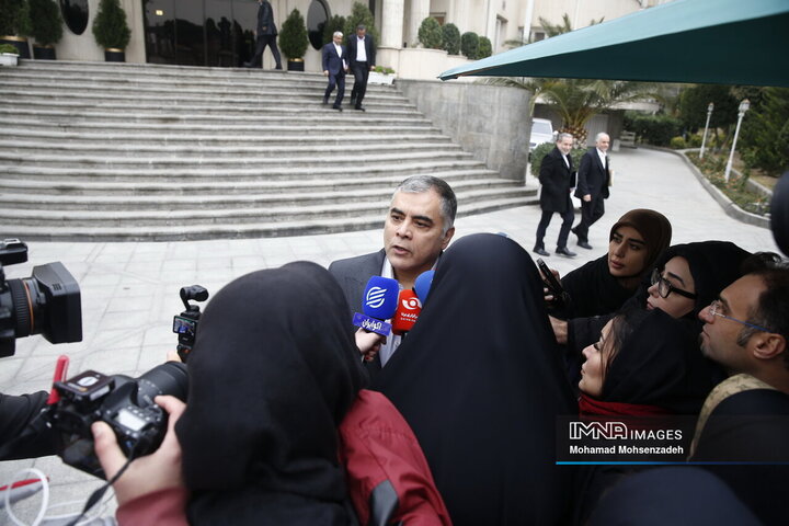 حاشیه جلسه هیات دولت - 3 دی