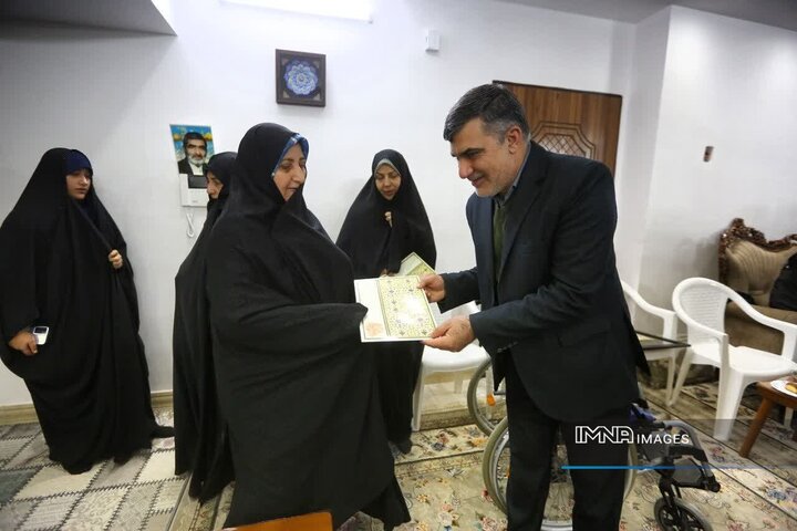 ثبت و مکتوب‌سازی خاطرات شهدا ضرورتی ماندگار برای آینده جامعه است