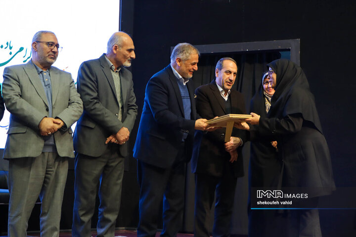 آئین تجلیل از پژوهشگران و فناوران برتر اصفهان
