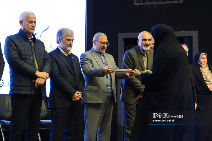 آئین تجلیل از پژوهشگران و فناوران برتر اصفهان