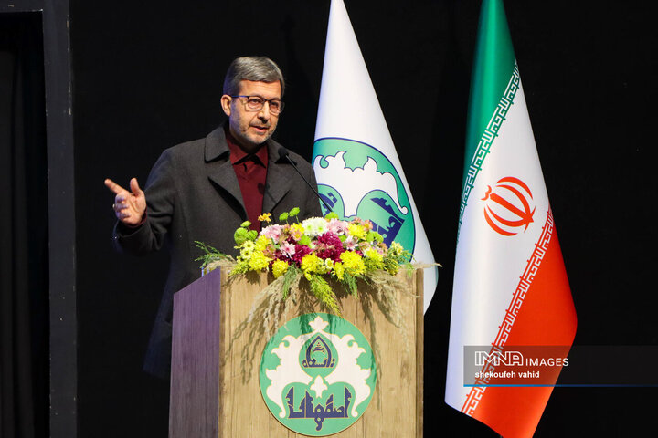 آئین تجلیل از پژوهشگران و فناوران برتر اصفهان