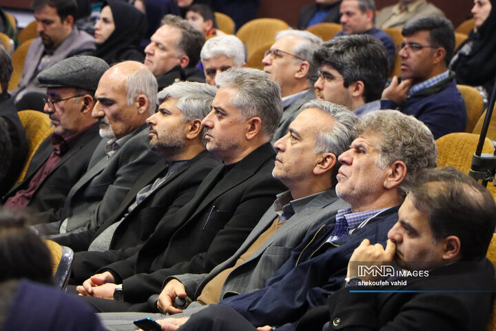 آئین تجلیل از پژوهشگران و فناوران برتر اصفهان