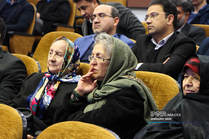 آئین تجلیل از پژوهشگران و فناوران برتر اصفهان