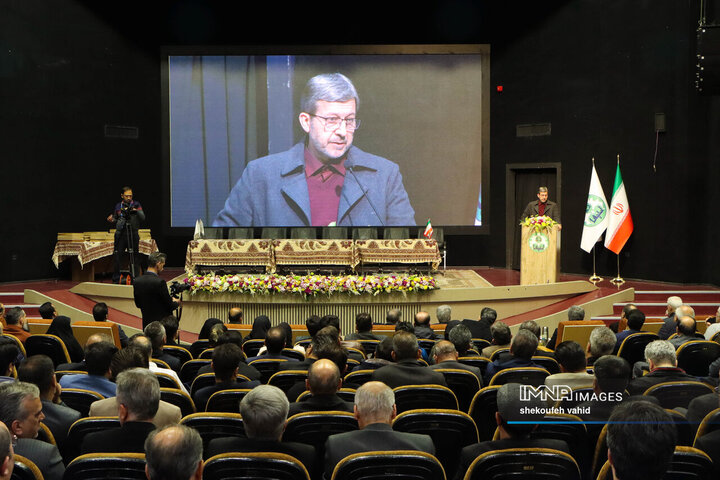 آئین تجلیل از پژوهشگران و فناوران برتر اصفهان