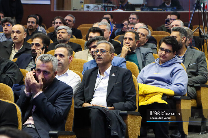 آئین تجلیل از پژوهشگران و فناوران برتر اصفهان