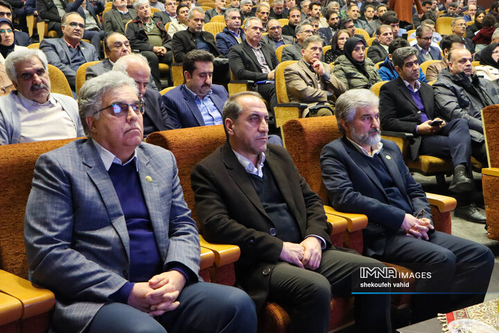 آئین تجلیل از پژوهشگران و فناوران برتر اصفهان