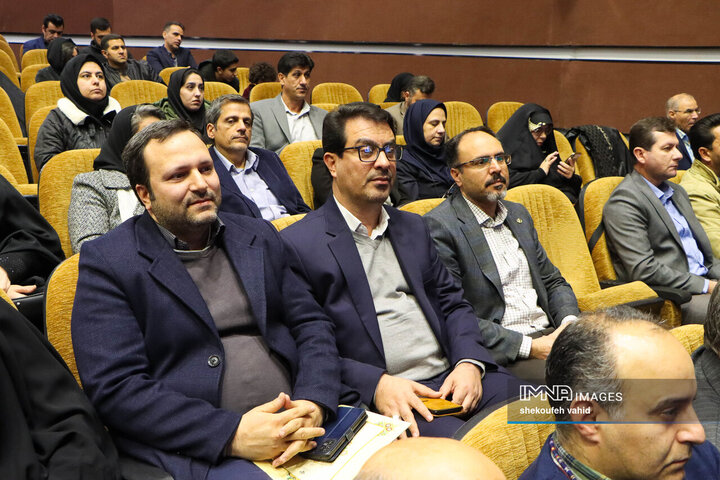 آئین تجلیل از پژوهشگران و فناوران برتر اصفهان