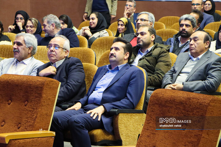 آئین تجلیل از پژوهشگران و فناوران برتر اصفهان