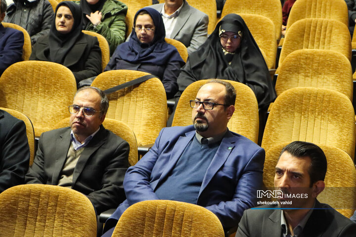 آئین تجلیل از پژوهشگران و فناوران برتر اصفهان