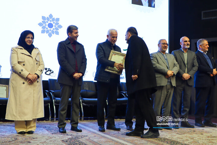 آئین تجلیل از پژوهشگران و فناوران برتر اصفهان