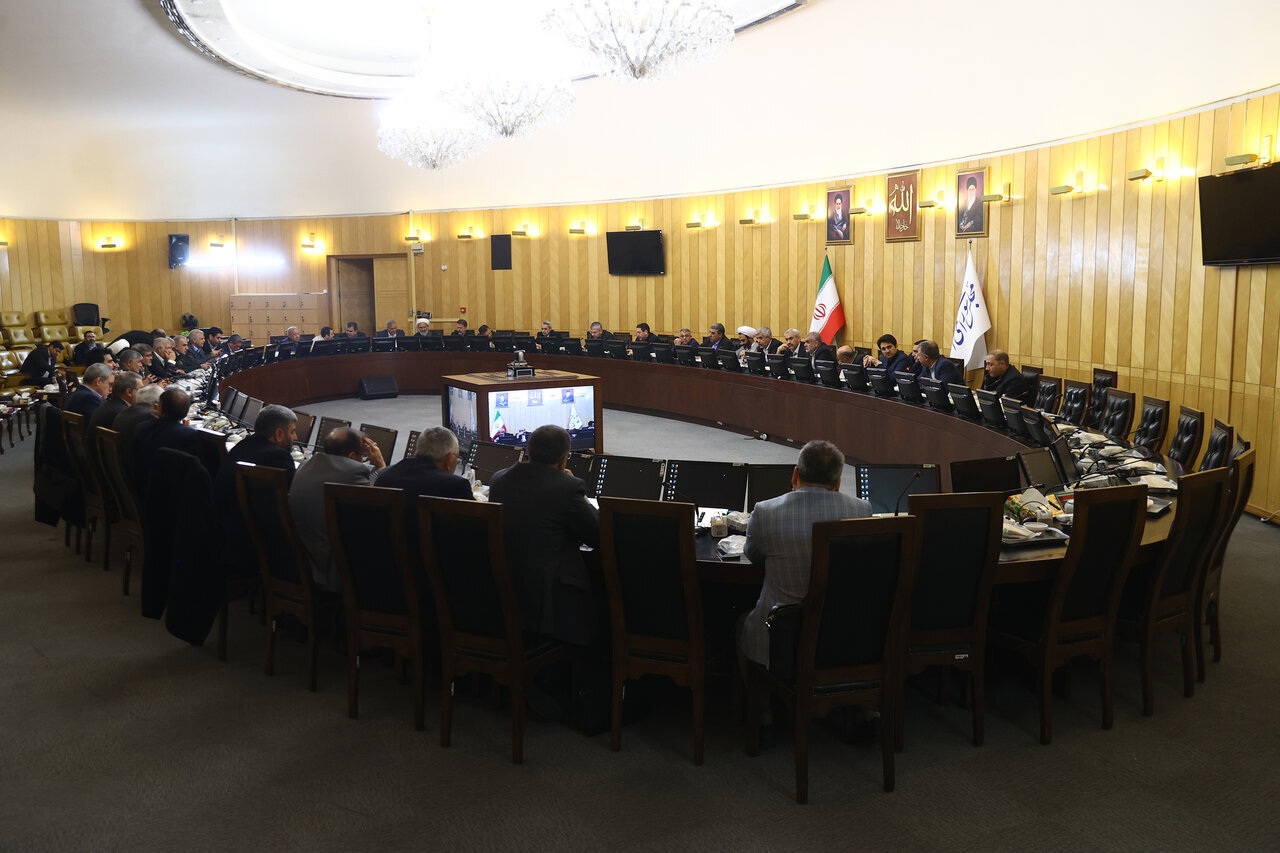 بررسی آثار تورمی افزایش ۲ درصدی مالیات بر ارزش افزوده در بودجه