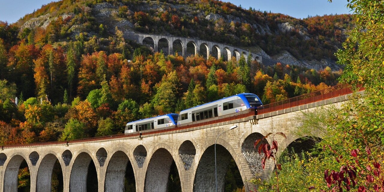 قدرت آینده زیر چرخهای فولادی