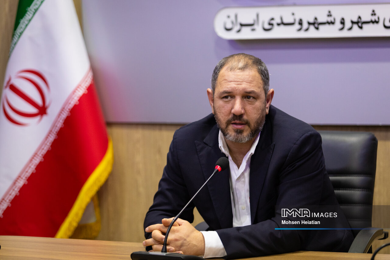 دوره ششم، طلاییترین دوره شوراها بوده است/ لزوم تحقق ۲ نظام پارلمانی در کشور