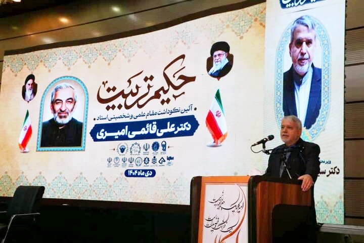 تجلیل از نخبگان، سرمایه‌گذاری برای آینده ایران است/ مدرسه و دانشگاه، ستون فقرات توسعه پاید