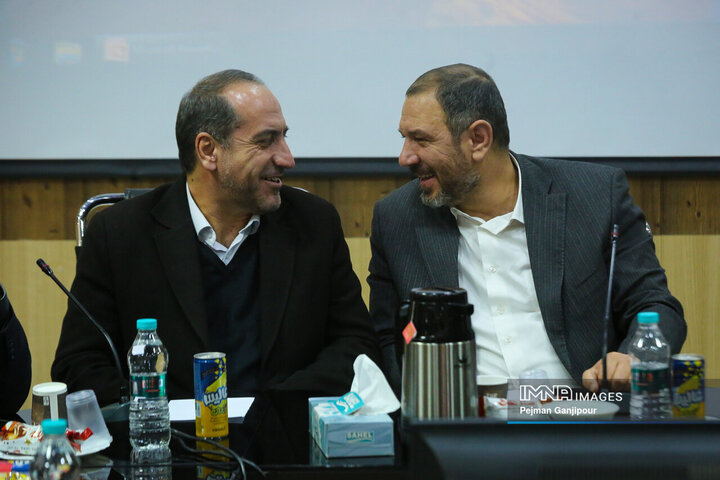 نشست شورای اسلامی استان و روسای شوراهای اسلامی شهرستان‌های استان اصفهان