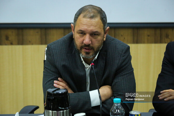 شوراها هنوز به جایگاه واقعی خود در قانون اساسی نرسیده‌اند