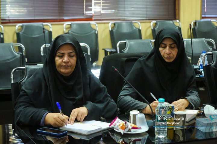 نشست شورای اسلامی استان و روسای شوراهای اسلامی شهرستان‌های استان اصفهان