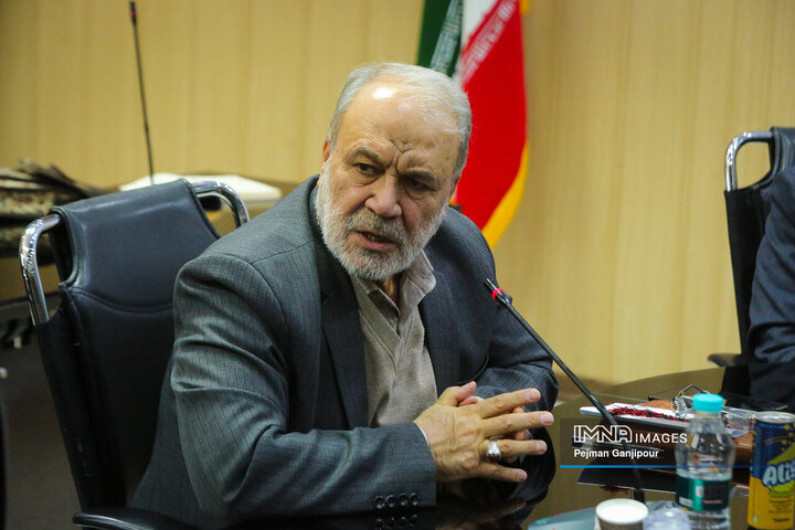 آلایندگی هوا و خشکی زاینده‌رود سلامت اصفهانی‌ها را تهدید می‌کند