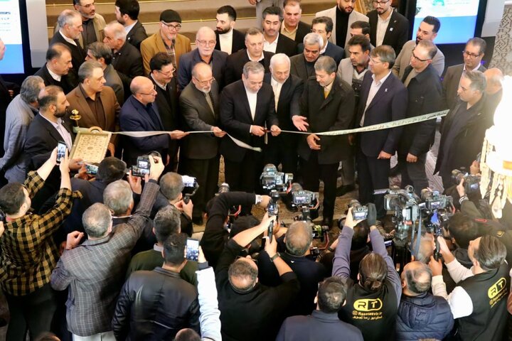 افتتاح نمایشگاه تخصصی فناوری‌های سبز و انرژی پاک اصفهان با حضور عراقچی