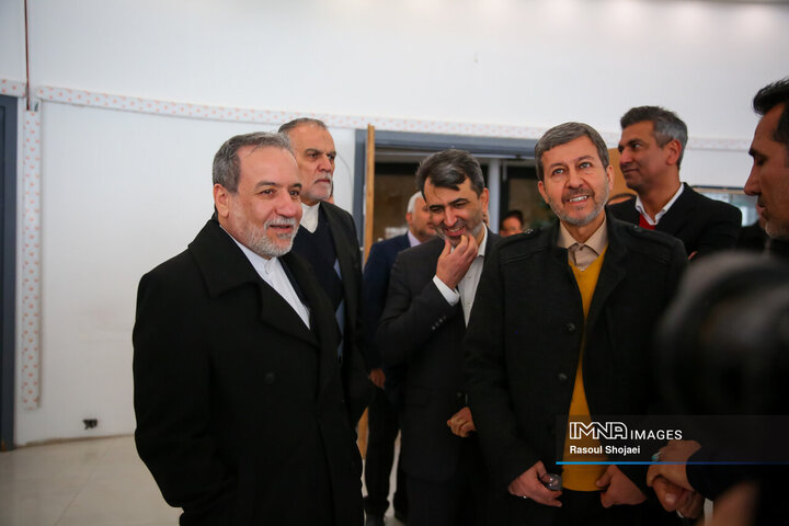 بازدید وزیر امور خارجه از مرکز همایش‌های بین‌المللی اصفهان