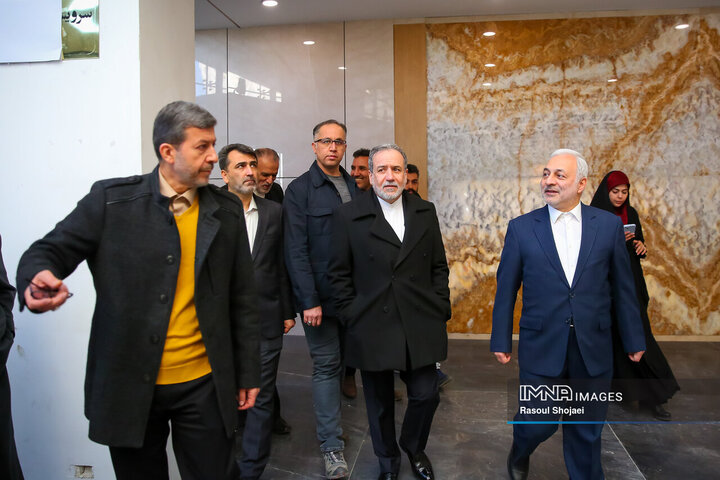 بازدید وزیر امور خارجه از مرکز همایش‌های بین‌المللی اصفهان