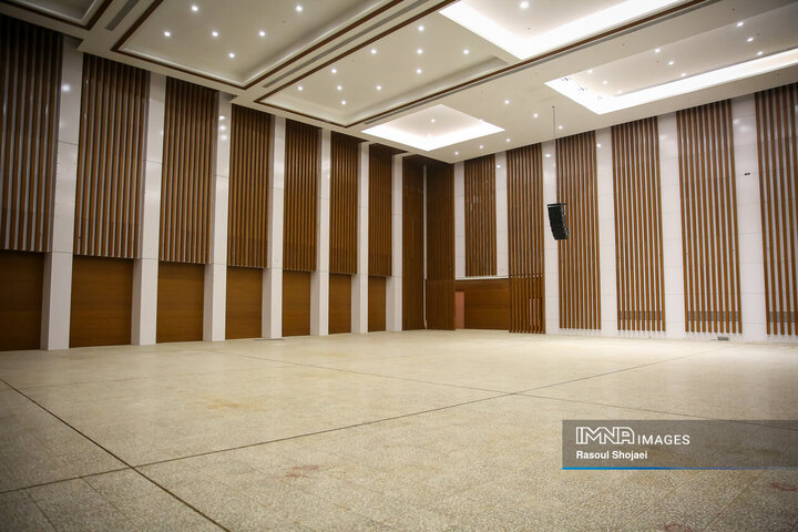 بازدید وزیر امور خارجه از مرکز همایش‌های بین‌المللی اصفهان