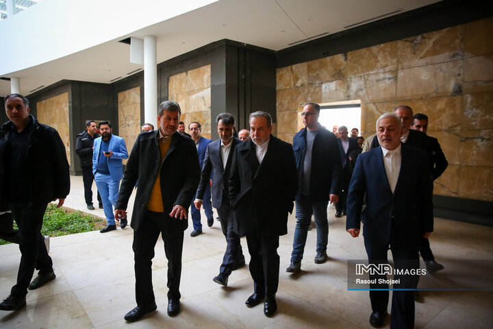 بازدید وزیر امور خارجه از مرکز همایش‌های بین‌المللی اصفهان