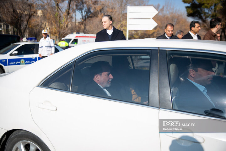 نشست وزیر امور خارجه با فعالان اقتصادی استان اصفهان