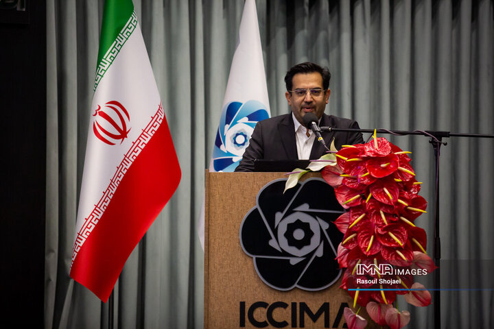 نشست وزیر امور خارجه با فعالان اقتصادی استان اصفهان