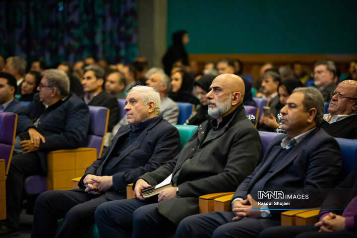 نشست وزیر امور خارجه با فعالان اقتصادی استان اصفهان