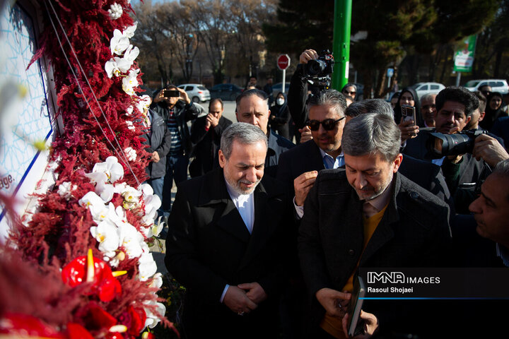 نشست وزیر امور خارجه با فعالان اقتصادی استان اصفهان