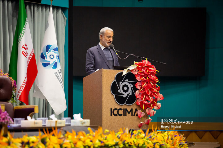 نشست وزیر امور خارجه با فعالان اقتصادی استان اصفهان