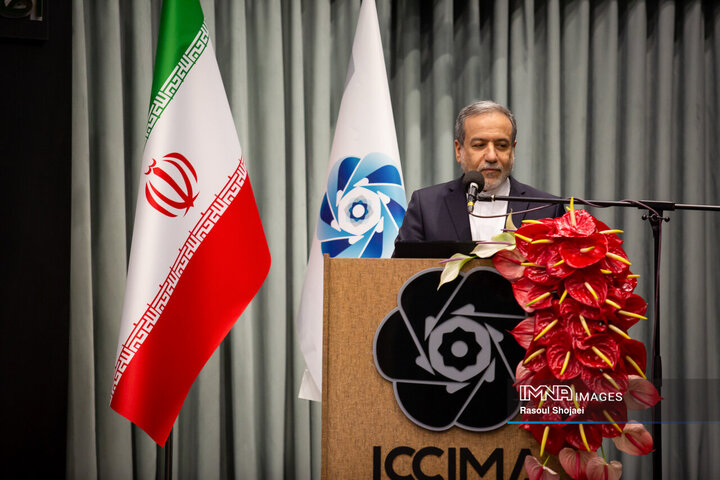 نشست وزیر امور خارجه با فعالان اقتصادی استان اصفهان