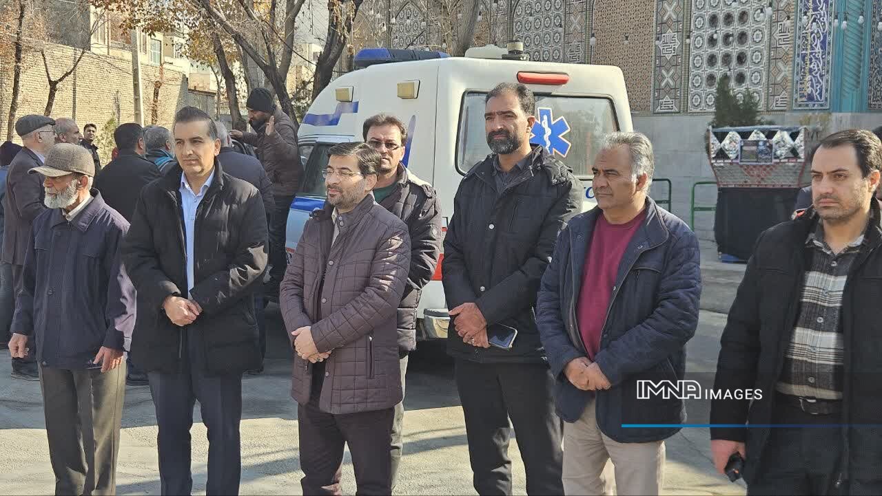 حضور مردم در تشییع شهدا نشاندهنده وفاداری به آرمانهای انقلاب است