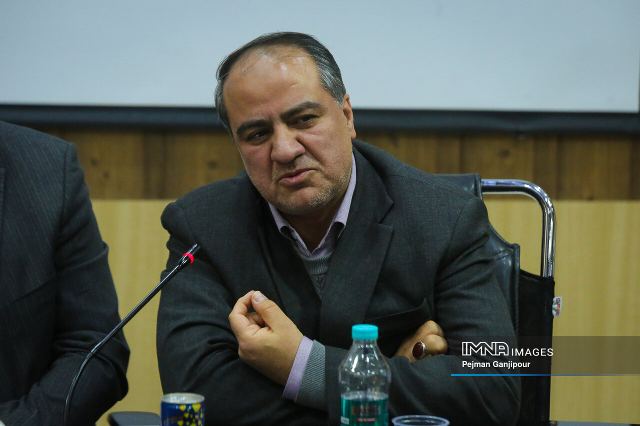 آینده اداره کشور به شوراها سپرده می‌شود