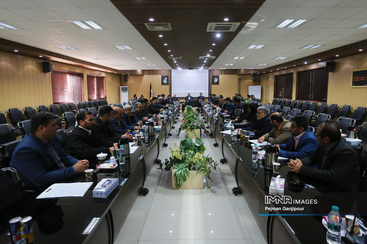 جایگاه شوراها در حاکمیت باید مشخص شود