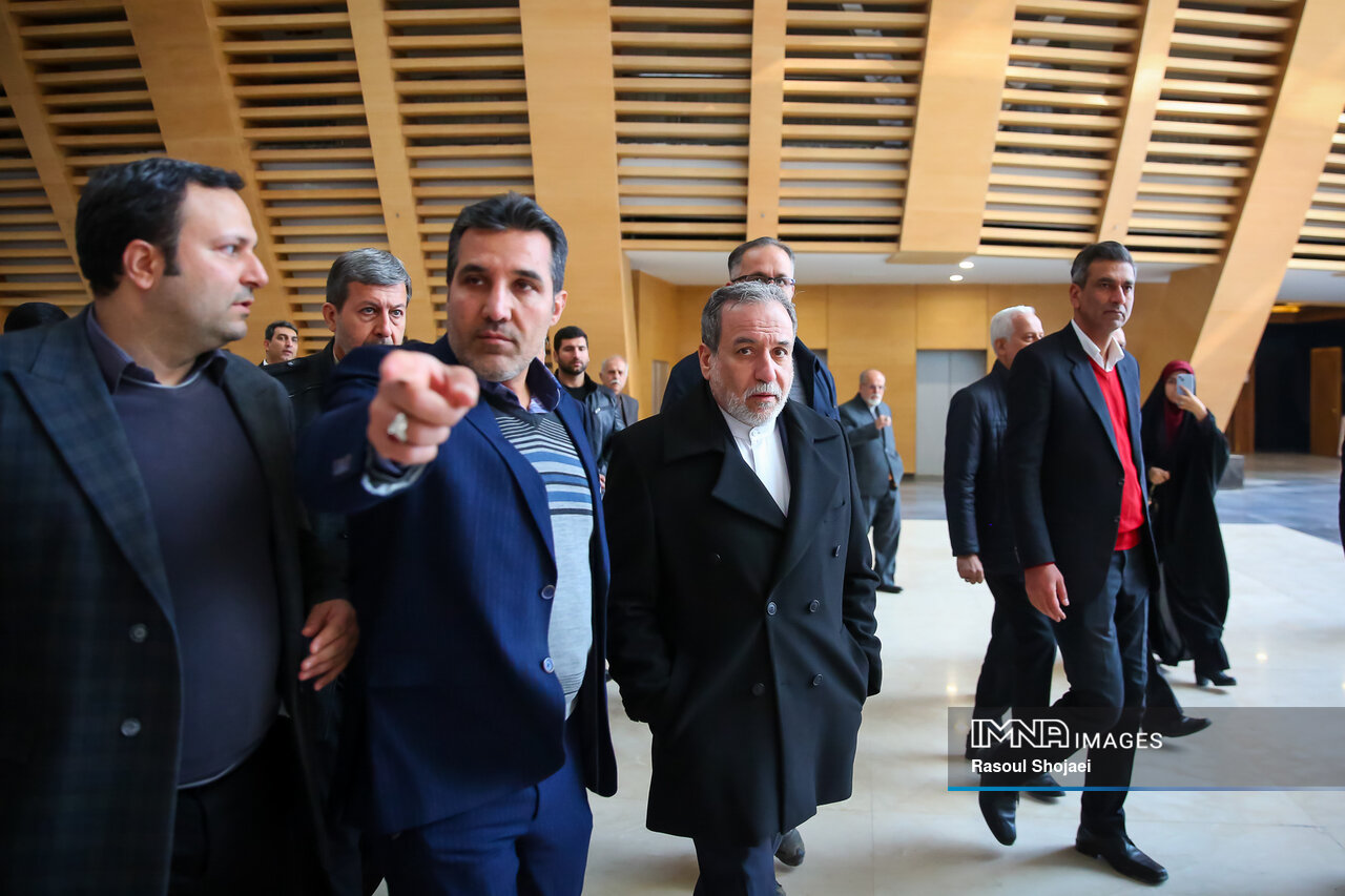 بازدید وزیر امور خارجه از مرکز همایش‌های بین‌المللی اصفهان