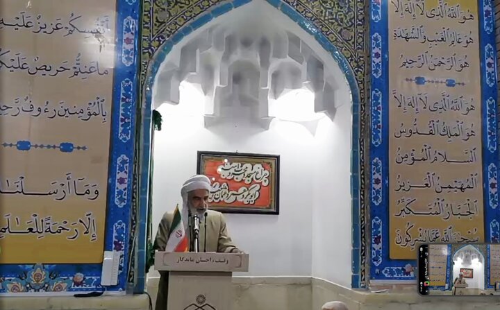 انتقاد امام جمعه سنندج نسبت به استفاده بی‌رویه کودکان از فضای مجازی