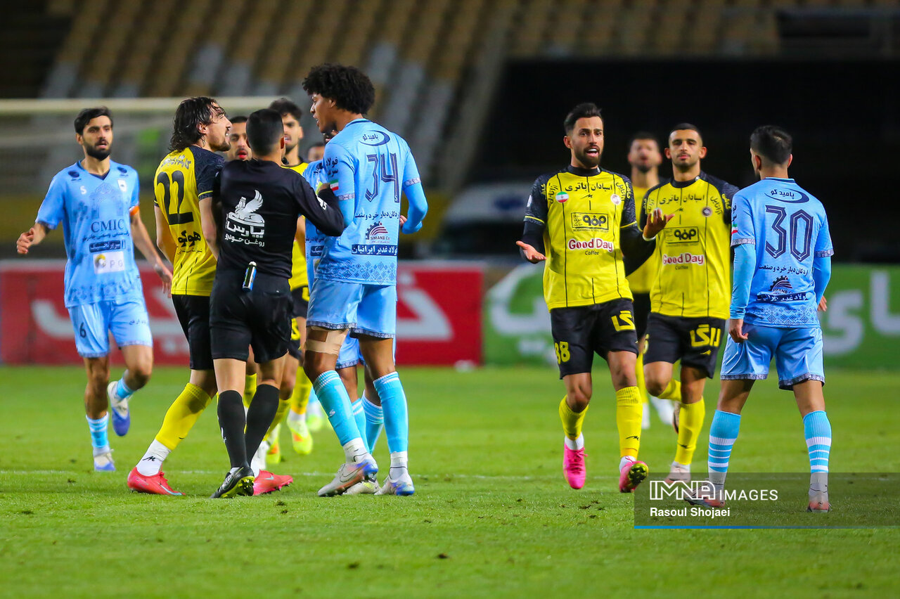 نیم فصل نخست لیگ برتر؛ تعادل ظاهری و چالشهای فنی پنهان