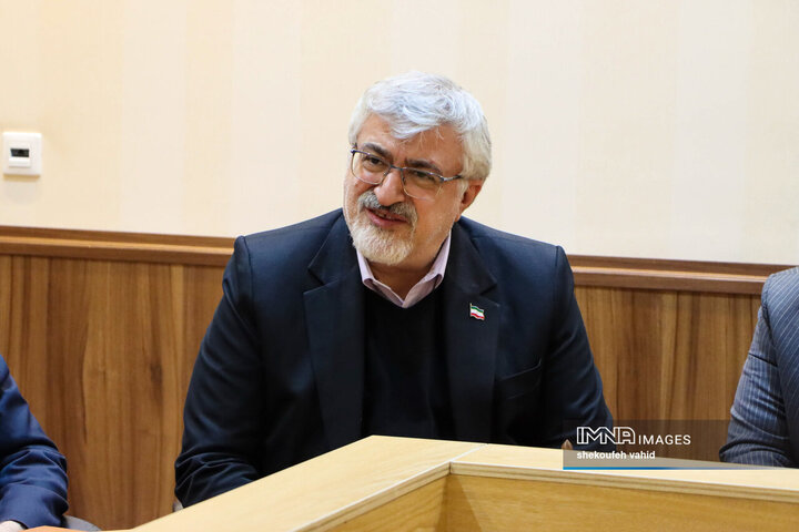 آیین امضای تفاهم‌نامه همکاری بین شرکت ملی پست، شهرداری و استانداری اصفهان