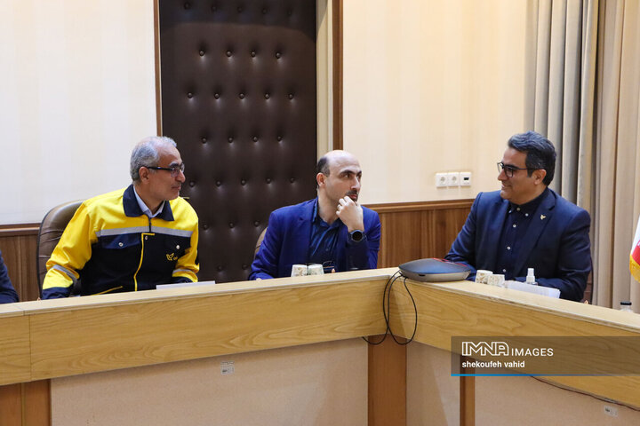 آیین امضای تفاهم‌نامه همکاری بین شرکت ملی پست، شهرداری و استانداری اصفهان