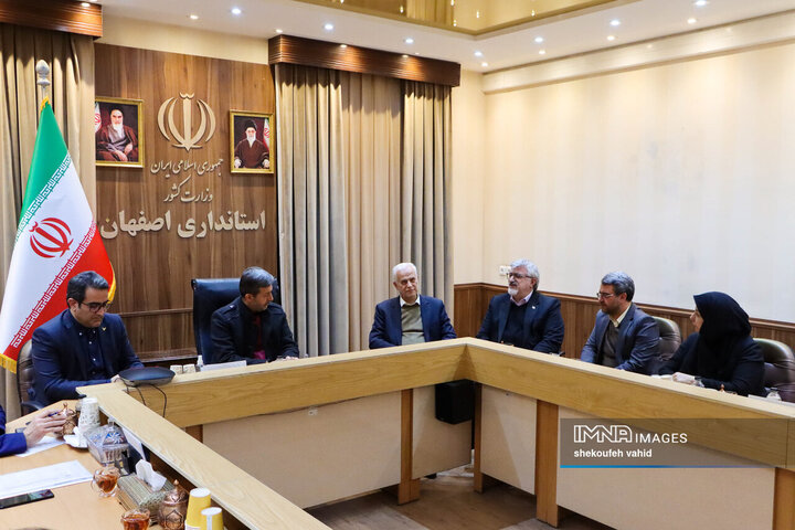 آیین امضای تفاهم‌نامه همکاری بین شرکت ملی پست، شهرداری و استانداری اصفهان