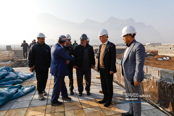 بازدید شهردار اصفهان از پروژه باغ مشاهیر
