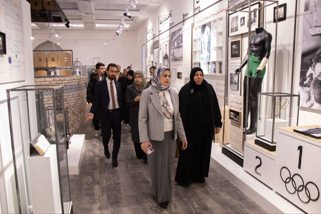 بازدید هیئت دانشگاه «الفرات الاوسط» عراق از کتابخانه و موزه ملی ملک