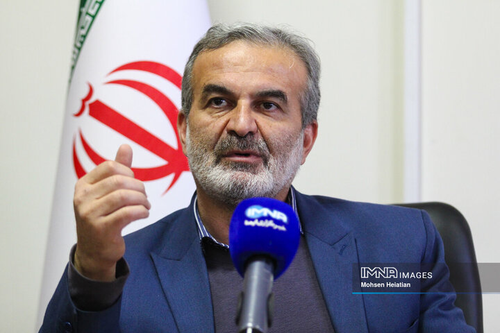 نرخ جدید کرایه تاکسی‌های اصفهان به صحن شورا می‌رود/ آماده‌سازی ۸۰۰ هزار گلدان برای نوروز